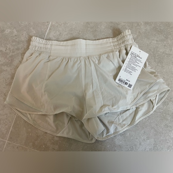 Lululemon Hotty Hot High-Rise Lined Short 2.5" in the color Bone - Picture 2 of 3